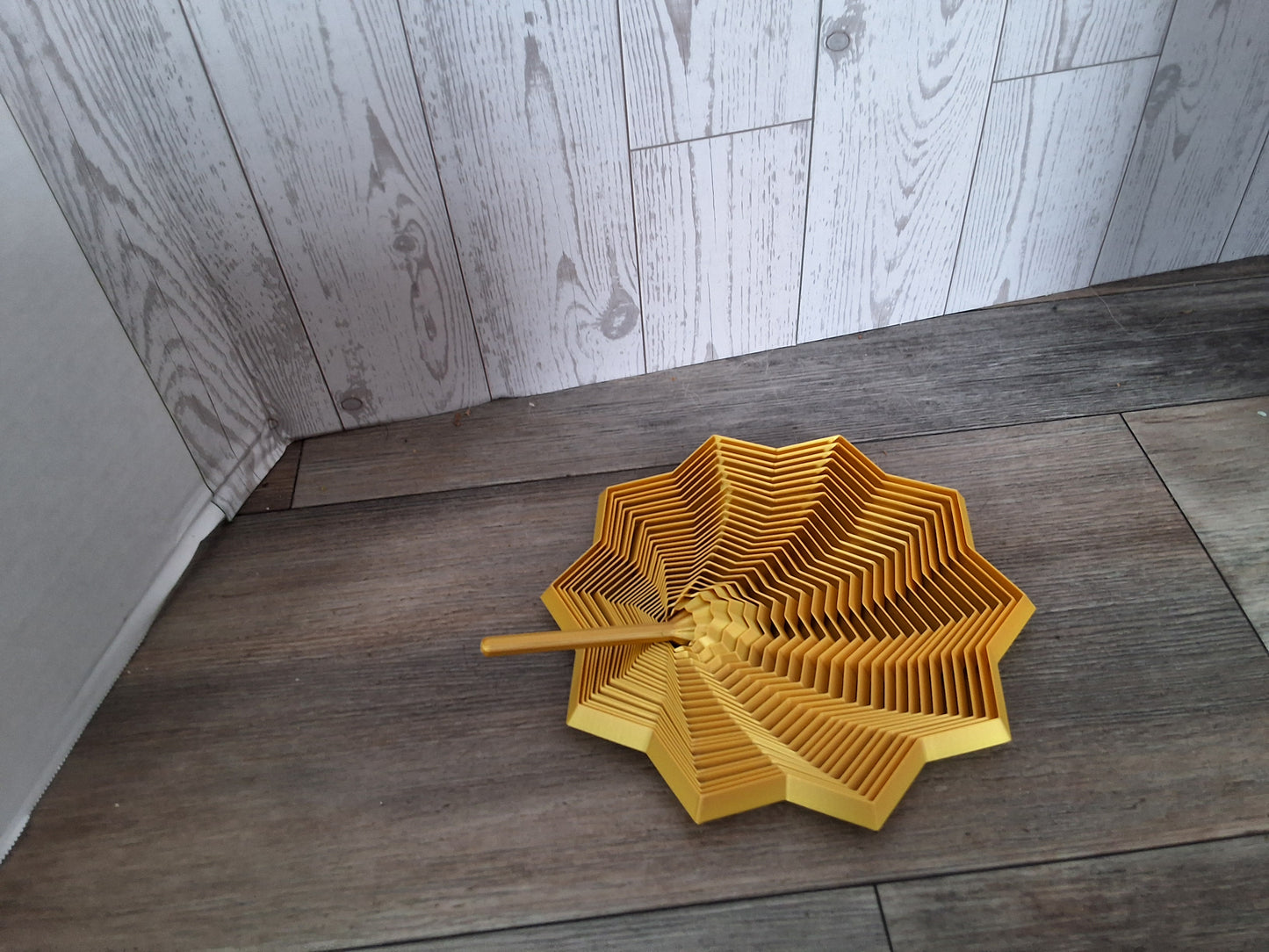 Gold 10 point star Jumbo fidget